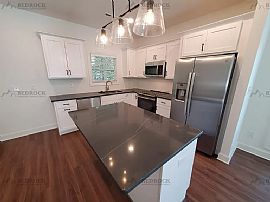 617 Wellingburg Rd Se, Huntsville, Al 35803 in Huntsville, AL (Photo 2 of 4)