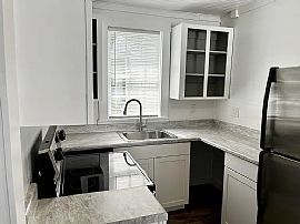 137 W Woodland Rd, Florence, Al 35630 in Florence, AL (Photo 3 of 11)