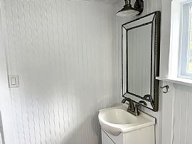 137 W Woodland Rd, Florence, Al 35630 in Florence, AL (Photo 7 of 11)