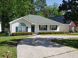202 Bougainvillea Cir, Dothan, Al 36301 in Dothan, AL