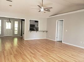 202 Bougainvillea Cir, Dothan, Al 36301 in Dothan, AL (Photo 3 of 10)