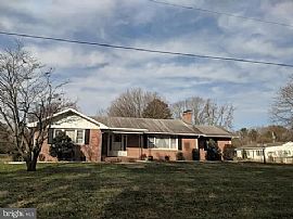 405 Lakelawn Dr, Milford, De 19963  Just Renovated House Rent in Milford, DE