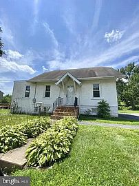 4 Princeton Ave, Claymont, De 19703  House For Rent in Claymont, DE