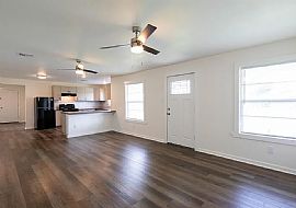 4318 Dean St, Lake Charles, La 70605  Available For Rent in Lake Charles, LA (Photo 4 of 10)