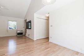 9 Riverbend Drive Unit 9, Yarmouth, Me 04096  Lovely House Rent in Yarmouth, ME (Photo 4 of 12)