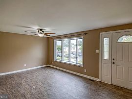 218 Wintergreen Ln, Brunswick, Md 21716 in Brunswick, MD (Photo 4 of 10)