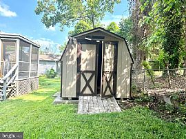 401 Birchleaf Ave, Capitol Heights, Md 20743 in Capitol Heights, MD (Photo 2 of 11)