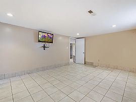 45 Colonial Dr, Bayonne, Nj 07002 in Bayonne, NJ (Photo 9 of 12)