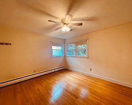 32 Brittany Rd, Springfield, Ma 01151  House For Rent in Springfield, MA (Photo 11 of 12)