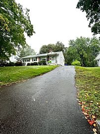 32 Brittany Rd, Springfield, Ma 01151  House For Rent in Springfield, MA (Photo 2 of 12)