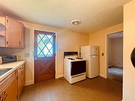 32 Brittany Rd, Springfield, Ma 01151  House For Rent in Springfield, MA (Photo 4 of 12)