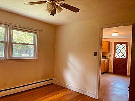 32 Brittany Rd, Springfield, Ma 01151  House For Rent in Springfield, MA (Photo 7 of 12)