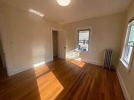 82 Luce St, Lowell, Ma 01852  Cozy House For Rent in Lowell, MA (Photo 10 of 11)