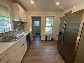 82 Luce St, Lowell, Ma 01852  Cozy House For Rent in Lowell, MA (Photo 4 of 11)