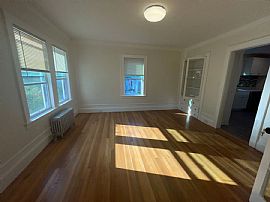 82 Luce St, Lowell, Ma 01852  Cozy House For Rent in Lowell, MA (Photo 6 of 11)