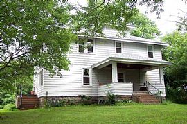 303 Mound Park Dr, Elk Mound, Wi 54739 in Elk Mound, WI