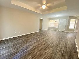 705 Wayne Dr, Canton, Ms 39046 Home For Rent in Canton, MS (Photo 2 of 7)