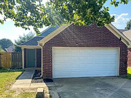 7583 Tally Ho Dr E, Olive Branch, Ms 38654  Peaceful House  in Olive Branch, MS