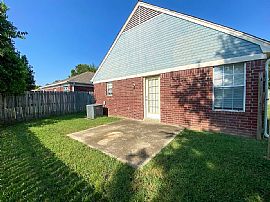 7583 Tally Ho Dr E, Olive Branch, Ms 38654  Peaceful House  in Olive Branch, MS (Photo 2 of 9)