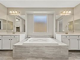 7205 Pine Bridge Ct, Las Vegas, Nv 89148 in Las Vegas, NV (Photo 3 of 12)