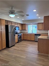 3915 Ebro Way, Las Vegas, Nv 89103 For Rent in Las Vegas, NV (Photo 4 of 12)