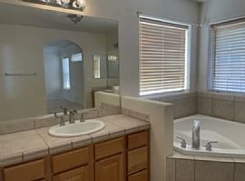 525 Wedge Ln, Fernley, Nv 89408 Charming House For Rent in Fernley, NV (Photo 3 of 9)