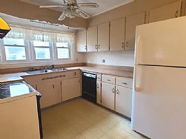 10 Balsam Street, Keene, Nh 03431 House For Rent in Keene, NH (Photo 6 of 9)