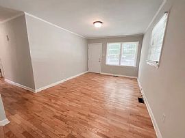 911 Lakeview Dr, Statesville, Nc 28677 House For Rent in Statesville, NC (Photo 2 of 10)