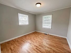 911 Lakeview Dr, Statesville, Nc 28677 House For Rent in Statesville, NC (Photo 8 of 10)