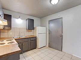 1072b N Irvington Ave, Tulsa, Ok 74115  House For Rent in Tulsa, OK (Photo 11 of 12)