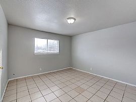 1072b N Irvington Ave, Tulsa, Ok 74115  House For Rent in Tulsa, OK (Photo 4 of 12)