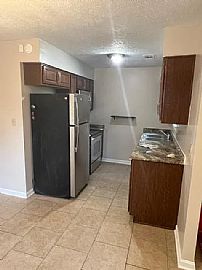 Magnificently Spacious Home with Convenience and Privacy. in Jeffersonville, IN (Photo 9 of 12)