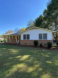 1407 Ridgewood Dr, Gastonia, Nc 28054  Spacious House For Rent in Gastonia, NC
