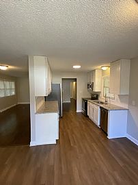 1407 Ridgewood Dr, Gastonia, Nc 28054  Spacious House For Rent in Gastonia, NC (Photo 4 of 11)