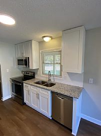 1407 Ridgewood Dr, Gastonia, Nc 28054  Spacious House For Rent in Gastonia, NC (Photo 5 of 11)