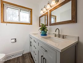 305 N Torning St, Tioga, Nd 58852 House For Rent in Tioga, ND (Photo 5 of 12)