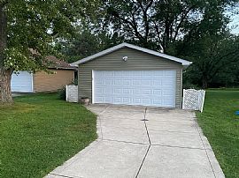 6013 Biddulph Rd, Brooklyn, Oh 44144  Nice House For Rent in Brooklyn, OH (Photo 2 of 12)