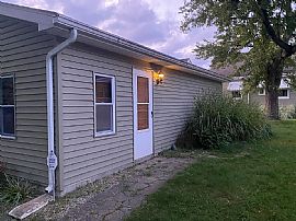 6013 Biddulph Rd, Brooklyn, Oh 44144  Nice House For Rent in Brooklyn, OH (Photo 3 of 12)