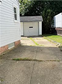 243 Grand Blvd, Bedford, Oh 44146 Peaceful House For Rent in Bedford, OH (Photo 3 of 12)