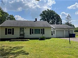 16 Townline Rd, Aurora, Oh 44202  Available House For Rent in Aurora, OH