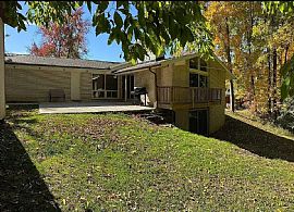 1063 Shepard Hills Blvd, Macedonia, Oh 44056  House For Rent in Macedonia, OH (Photo 2 of 11)