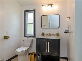 23785 Glenhill Dr, Beachwood, Oh 44122  Spacious House For Rent in Beachwood, OH (Photo 7 of 11)