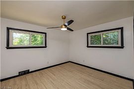 23785 Glenhill Dr, Beachwood, Oh 44122  Spacious House For Rent in Beachwood, OH (Photo 8 of 11)