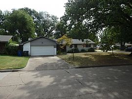 5143 S Richmond Ave, Tulsa, Ok 74135  House For Rent in Tulsa, OK (Photo 2 of 4)