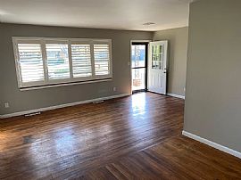 10407 Ridgeview Dr, Oklahoma City, Ok 73120  Nice House For Ren in Oklahoma City, OK (Photo 10 of 10)