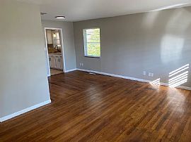 10407 Ridgeview Dr, Oklahoma City, Ok 73120  Nice House For Ren in Oklahoma City, OK (Photo 5 of 10)