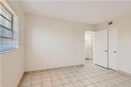 Condo For Rent in Hollywood, FL
