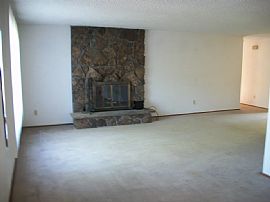 2063 Amirante St, Eugene, Or 97402 House For Rent in Eugene, OR (Photo 3 of 6)