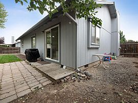 2223 Nw Jackpine Ct, Redmond, Or 97756 House For Rent in Redmond, OR (Photo 4 of 10)