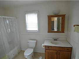 76 Klondike St, Stratford, Ct 06614 in Stratford, CT (Photo 4 of 12)